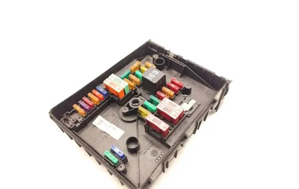 Skoda Octavia Mk2 (1Z) Fuse module 1K0937125D
