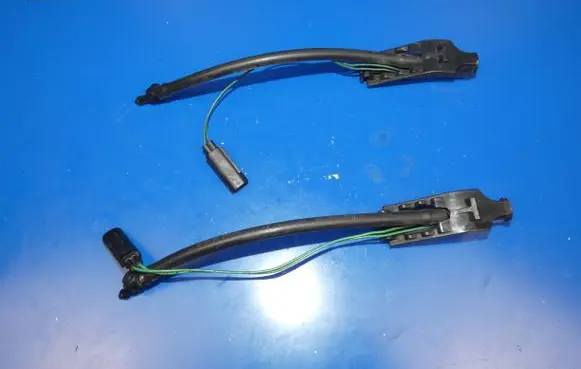 Land Rover Evoque I Windshield washer spray nozzle 