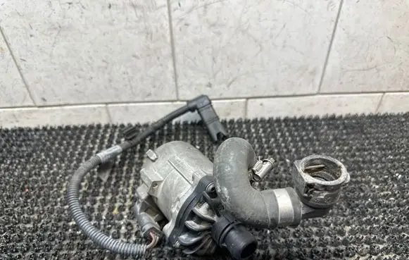BMW 7 F01 F02 F03 F04 Electric auxiliary coolant/water pump 7566335 7601305