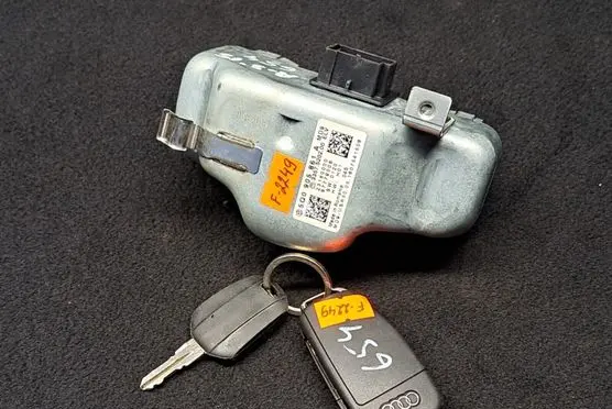 Audi A3 S3 8V Steering wheel lock 5Q0905861A