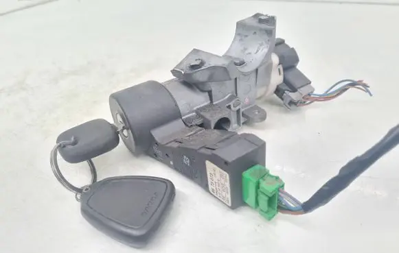 Volvo S60 Ignition lock 8673073 8645228 73760