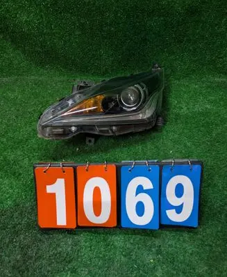 Toyota Aygo AB40 Headlight/headlamp 