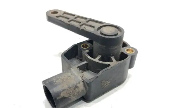 Headlight/headlamp level sensor