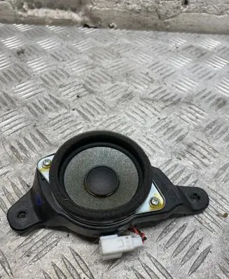 Hyundai Santa Fe Front door high frequency speaker 963612w100