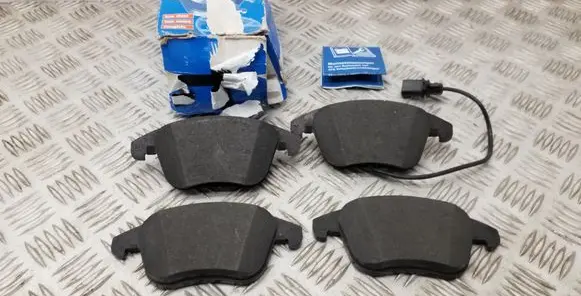 Audi A5 8T 8F Brake pads (front) 90R02A0479