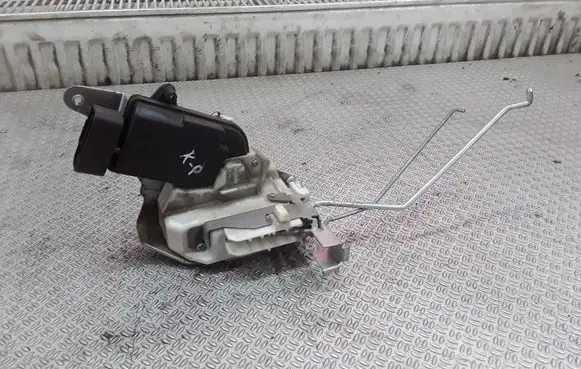 Suzuki Liana Front door lock