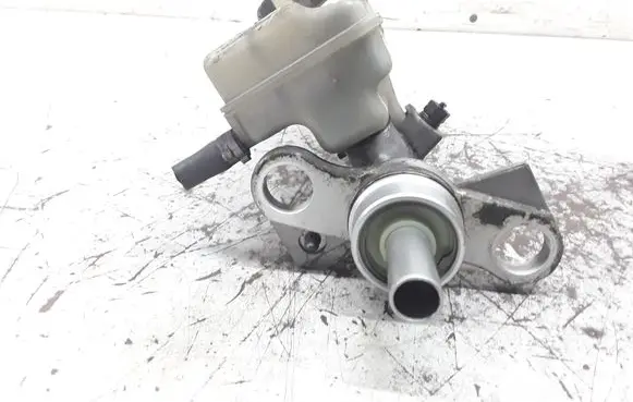 Renault Scenic II - Grand scenic II Master brake cylinder 8200157453