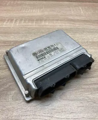 Audi A4 S4 B5 8D Engine control unit/module ECU 8D0907558B 0261204774