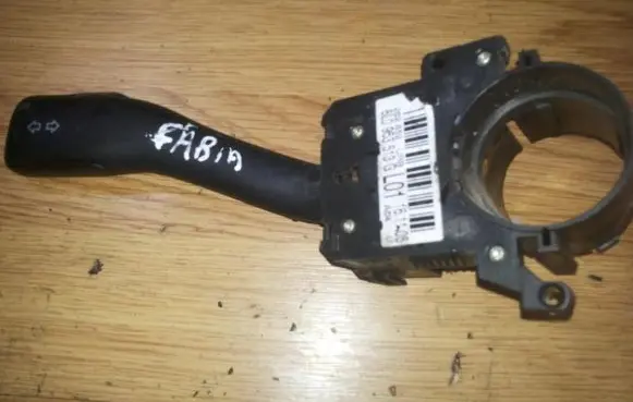 Skoda Fabia Mk1 (6Y) Indicator stalk 8l0953513g