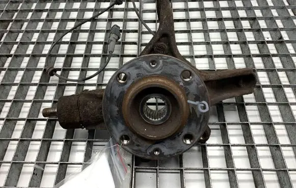 Citroen C4 II Front wheel hub spindle knuckle 