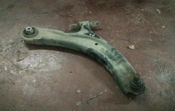 Nissan X-Trail T31 Front lower control arm/wishbone