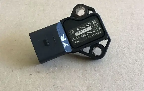 Volkswagen New Beetle Air pressure sensor 0281002399 038906051B