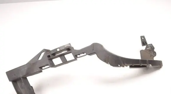 Opel Zafira C Front bumper mounting bracket 13300783