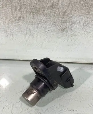 Volvo V70 Camshaft position sensor 0232103033 8631533