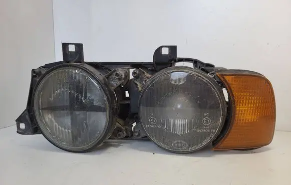 BMW 5 E34 Headlight/headlamp 131741