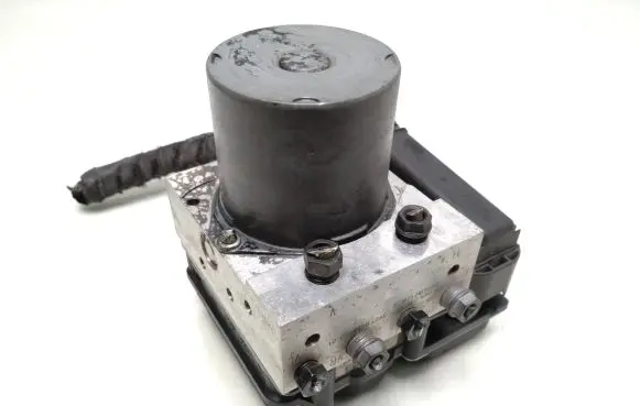 BMW 5 E60 E61 ABS Pump 6758743 34516758743 0265234136