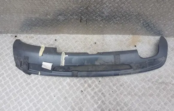 Front bumper lip