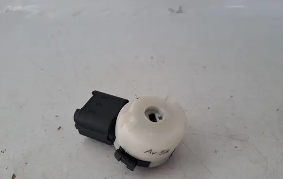 Toyota Avensis T250 Ignition lock contact 8445005040