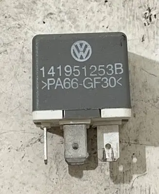 Volkswagen PASSAT B6 Other relay 141951253B