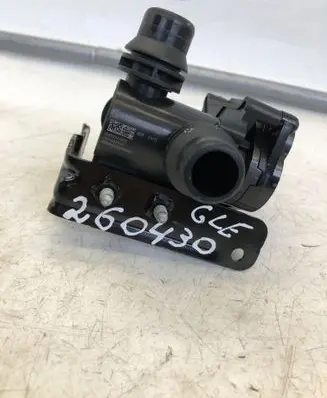 Mercedes-Benz GLE W167 Water pump A0005061300