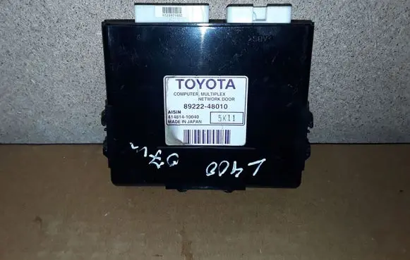 Lexus RX 330 - 350 - 400H Door control unit/module 8922248010