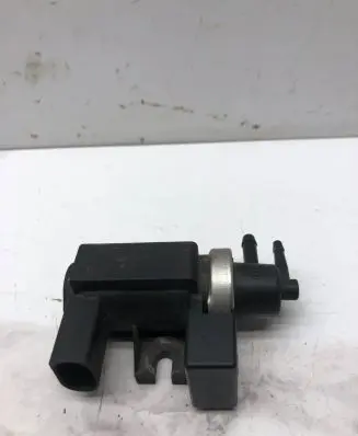 Volkswagen PASSAT B5.5 Turbo solenoid valve 8E0906628A 02T016 72290330