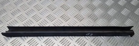 Ford Explorer Rubber seal rear door window/glass 06471212