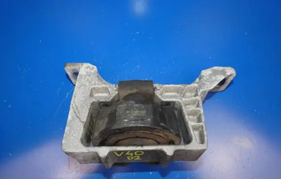 Engine mount bracket