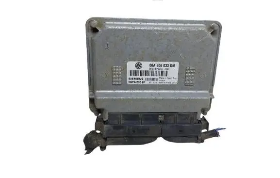 Skoda Octavia Mk1 (1U) Engine control unit/module ECU 06A906033DM 5WP4423207