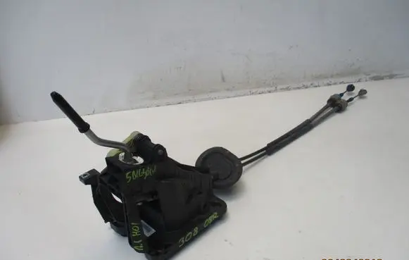 Peugeot 308 Gear selector/shifter in gearbox 