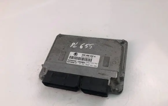 Skoda Fabia Mk1 (6Y) Engine control unit/module 03D906032A