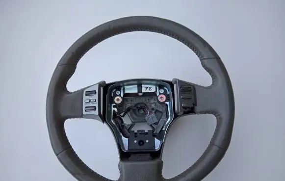 Infiniti G35 Steering wheel