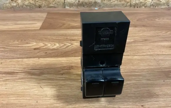 Nissan Micra Electric window control switch