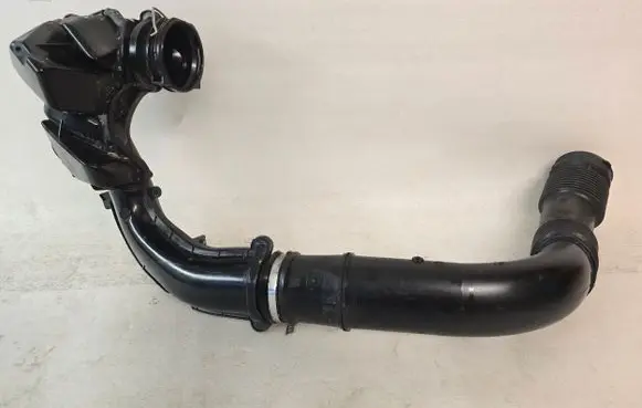 Volvo XC60 Air intake duct part 31657341