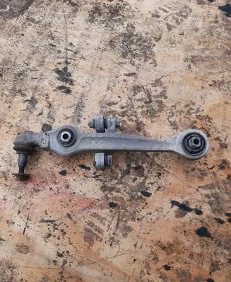 Volkswagen PASSAT B5.5 Front lower control arm/wishbone 4B3407155A