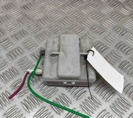 Engine mount vacuum valve