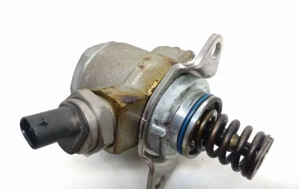 Audi A3 S3 A3 Sportback 8P Fuel injection high pressure pump 03c127026m