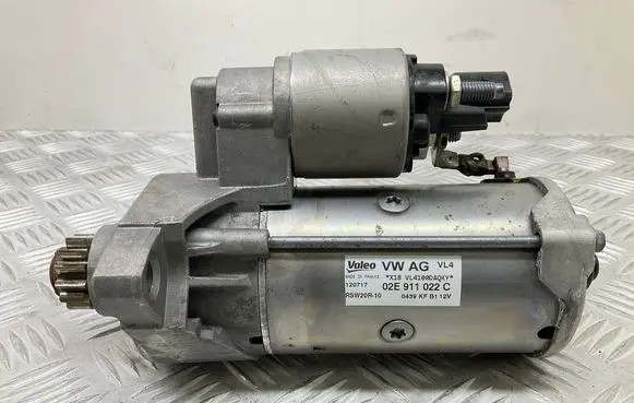 Volkswagen Tiguan Starter motor 02E911022C