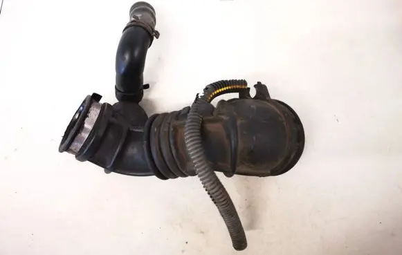 Opel Vectra B Air intake hose/pipe 90528773