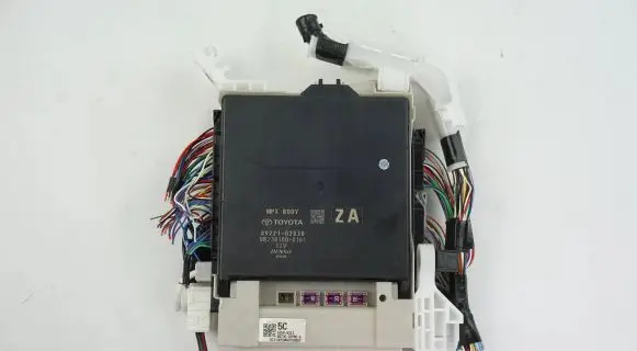 Toyota Corolla E210 E21 Fuse module 8922102830 63589313 8273002P80