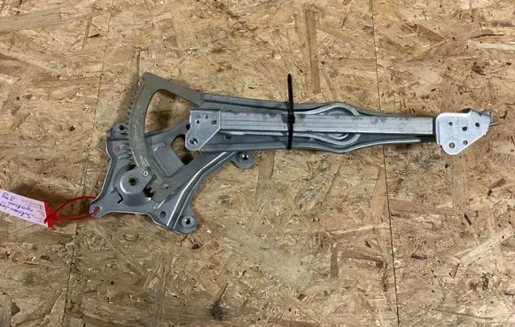 Subaru Legacy Rear window lifting mechanism without motor 