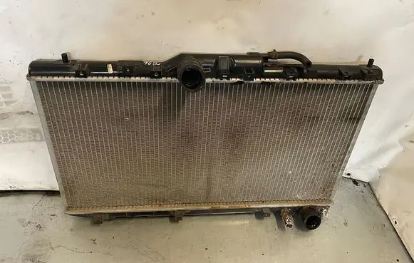 Toyota Avensis T220 Coolant radiator D162