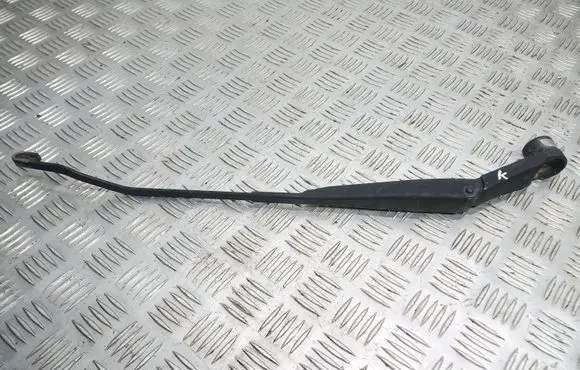 Front wiper blade arm