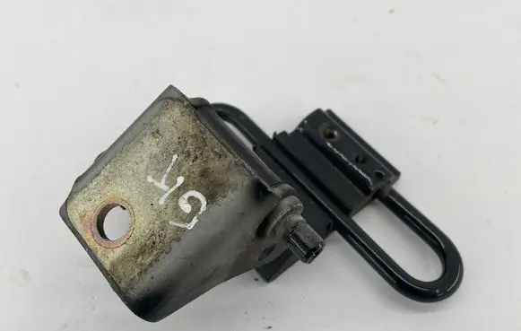Audi A6 S6 C6 4F Rear door lower hinge 8E0833411