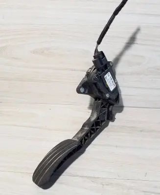 Renault Master III Accelerator throttle pedal 8200672367C 6PV00997800