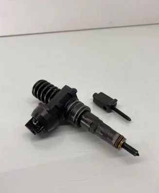 Volkswagen Caddy Fuel injector 038130073BN