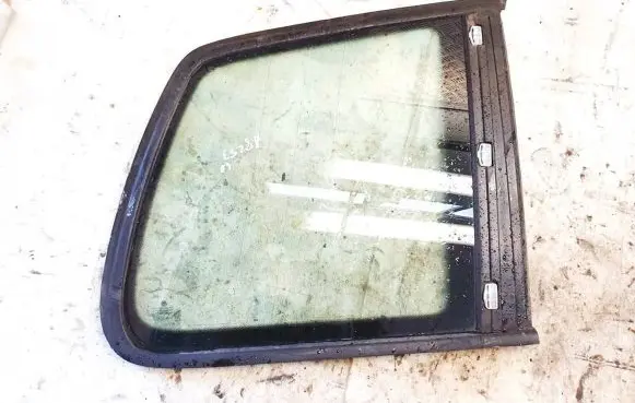 Volkswagen Touran I Rear side window