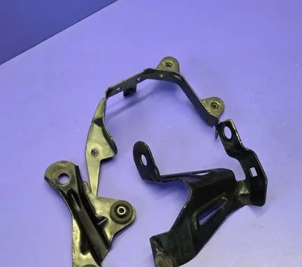 Opel Vivaro Power steering pump mounting bracket 491100616R