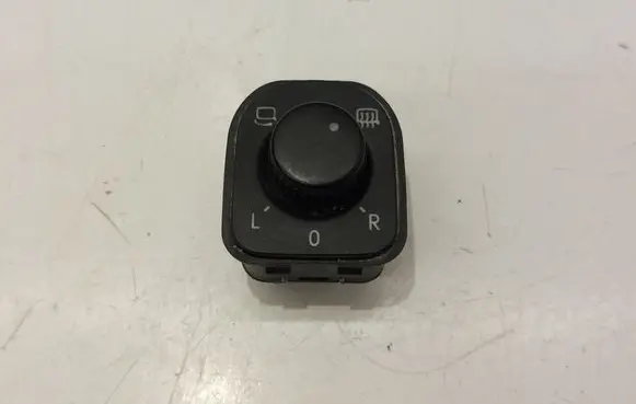 Volkswagen PASSAT CC Wing mirror switch 1K0959565J