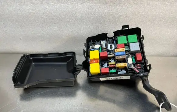 Peugeot 208 I Fuse box set DOPEUGEOT208I1